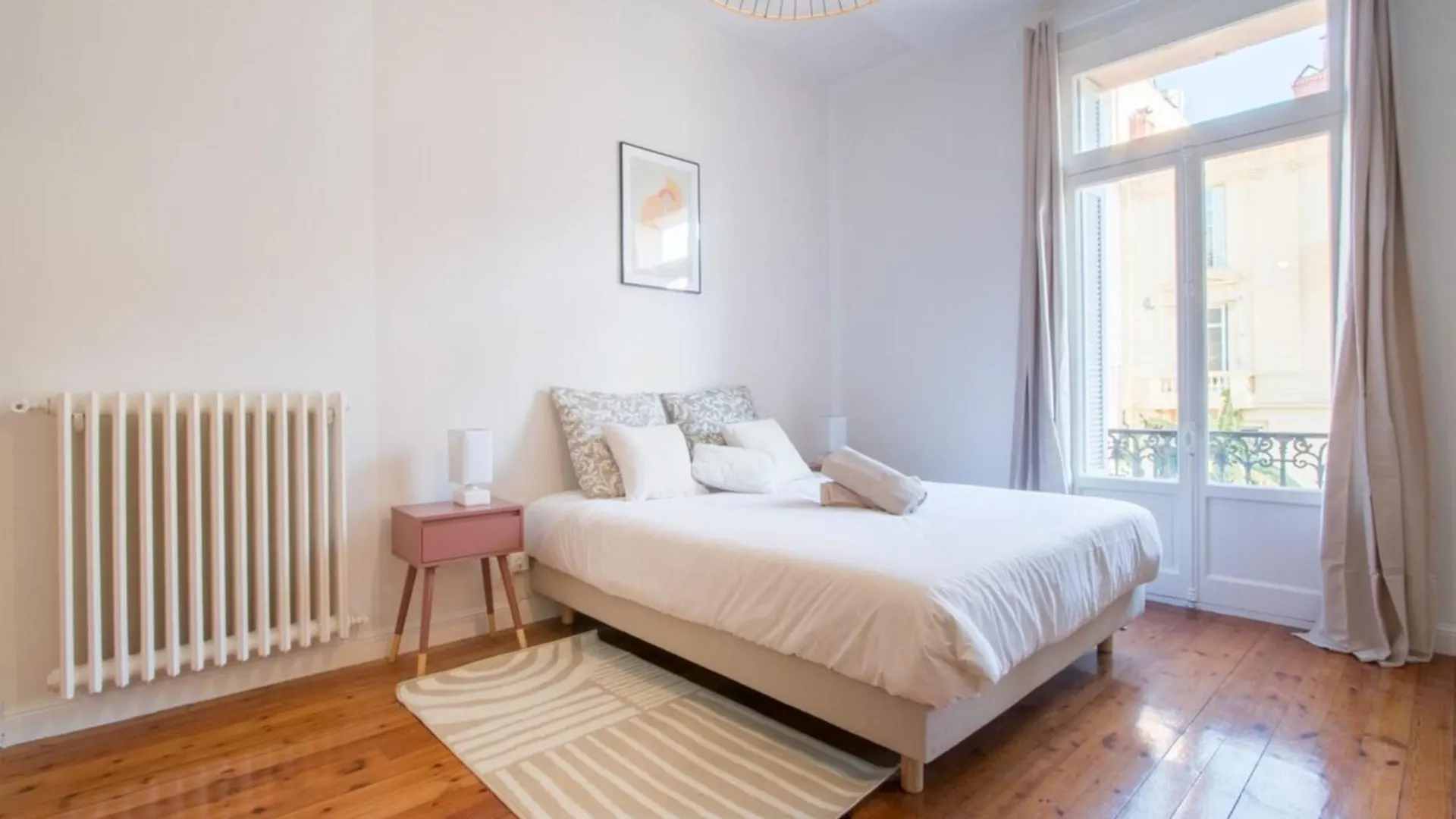 Apartment Spacious 2-Bedroom In The Centre Of Menton
