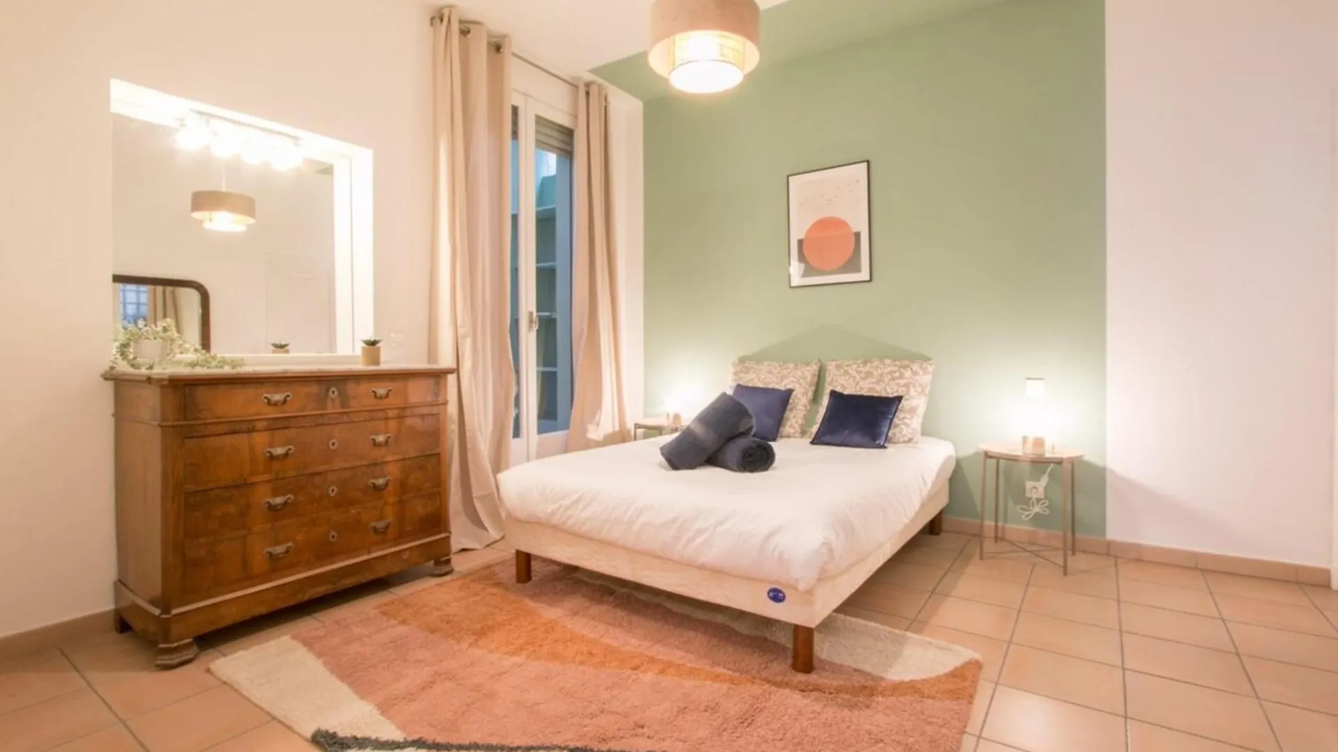 Apartment Spacious 2-Bedroom In The Centre Of Menton France